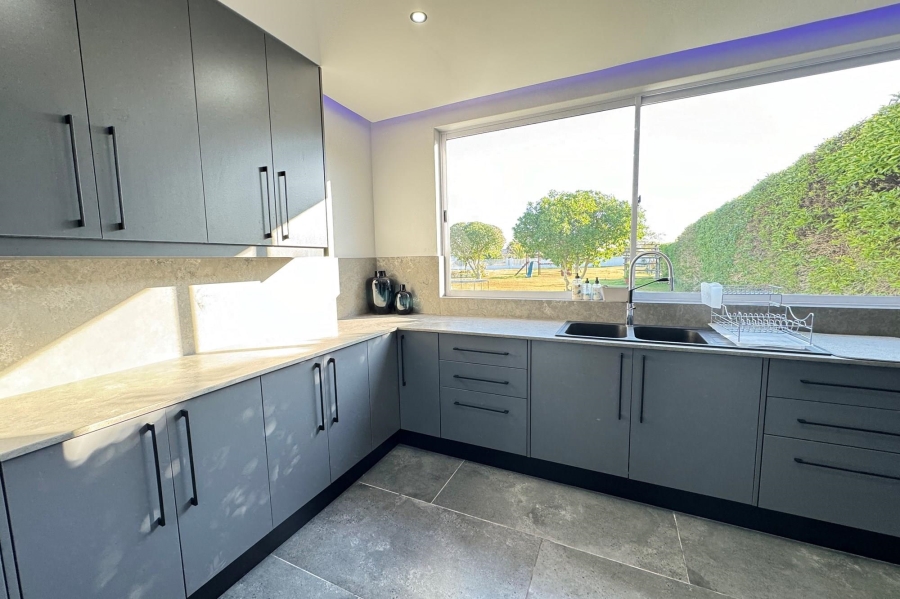 9 Bedroom Property for Sale in Long Acres Country Estate Western Cape